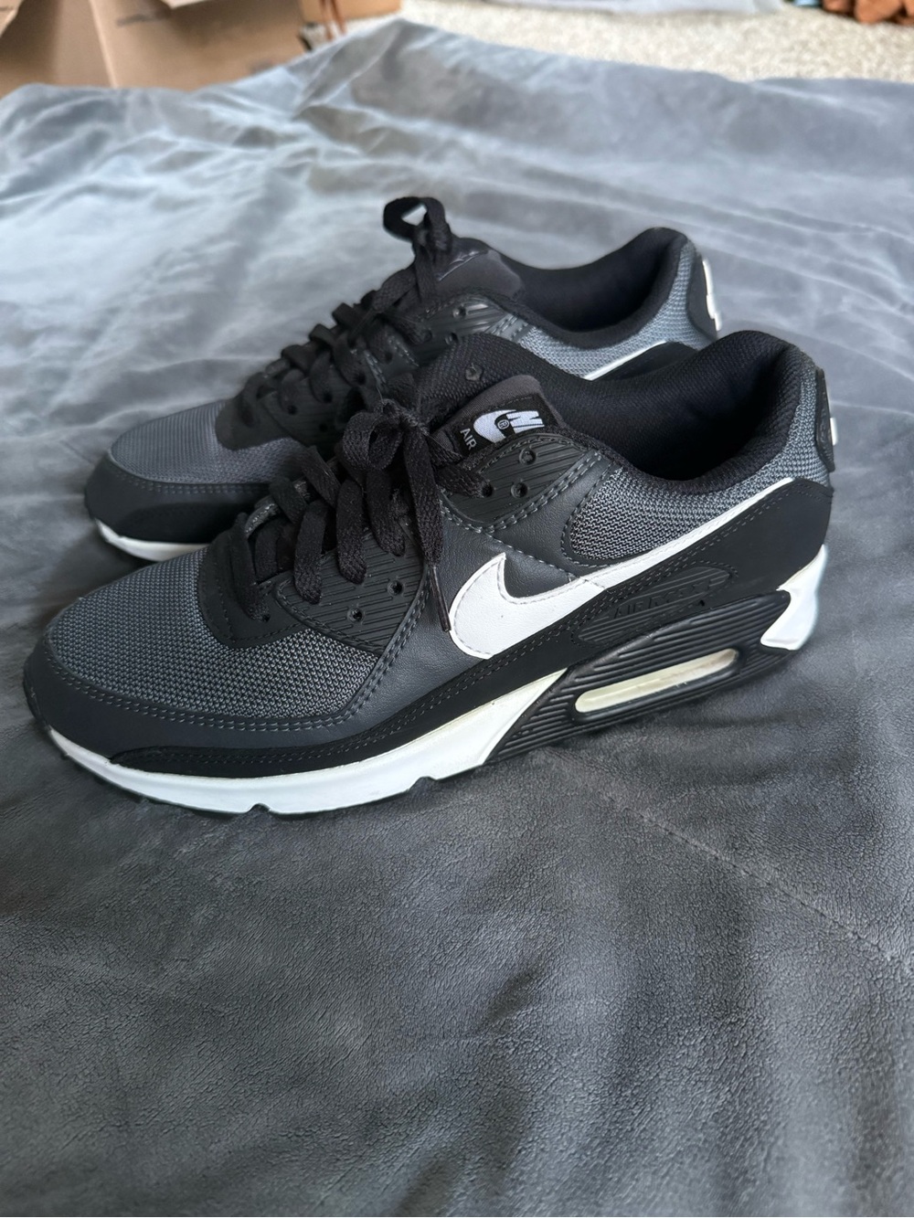 Nike Men's Black, Gray & White Air Max Style Sneakers